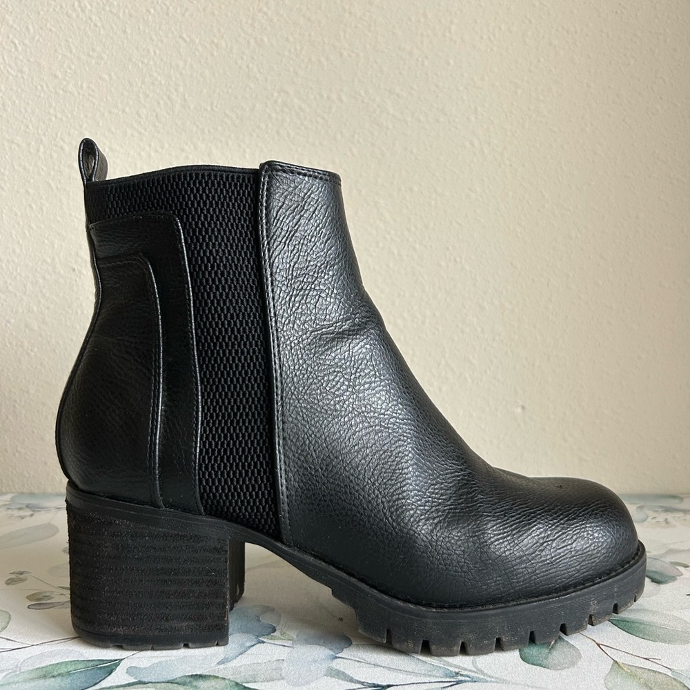 MIA Colton Chelsea Boots